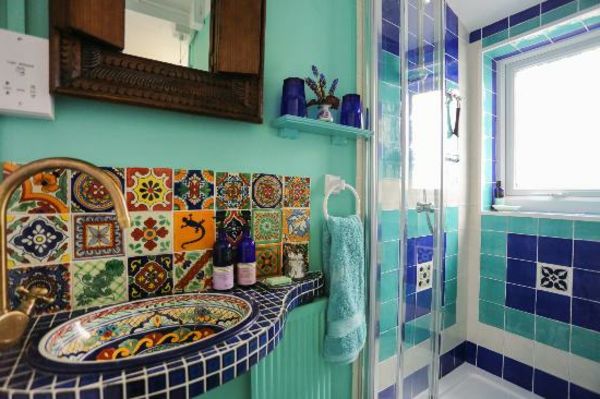 Plattor-med marockansk design i-bath