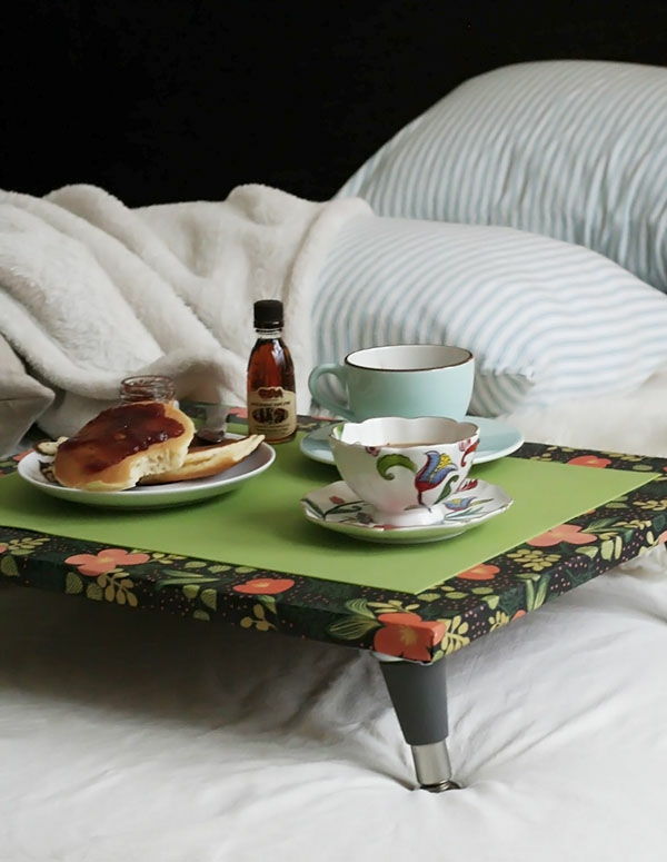 Pusryčiai-in-lova-puikus-dėklas-in-žalia