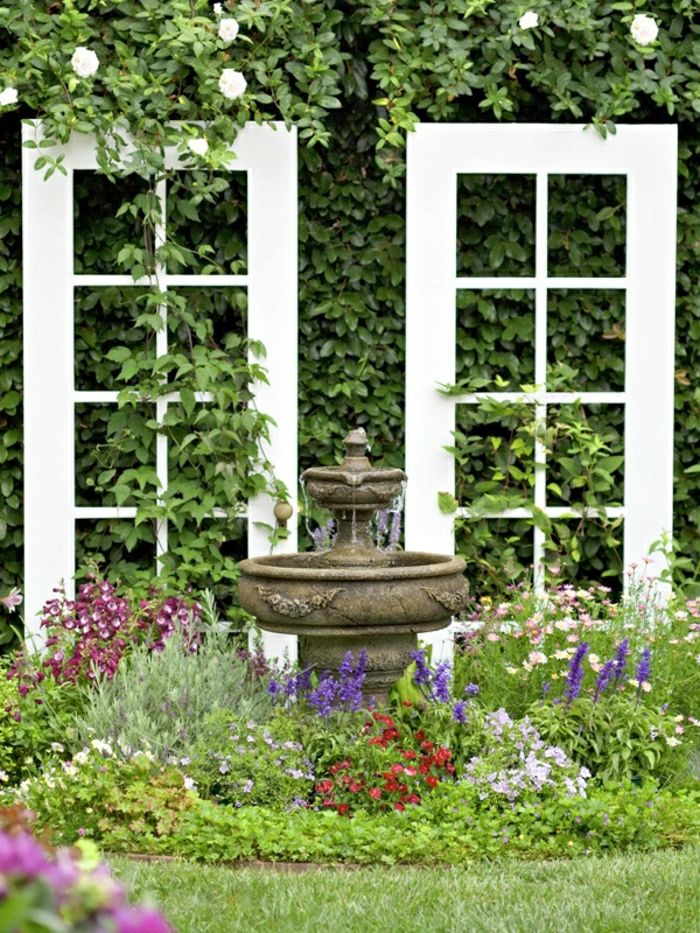 Sodas Gėlės metai langų rėmai vandens fontanas