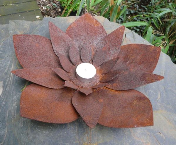 Gartendeko-rust Flower Candle