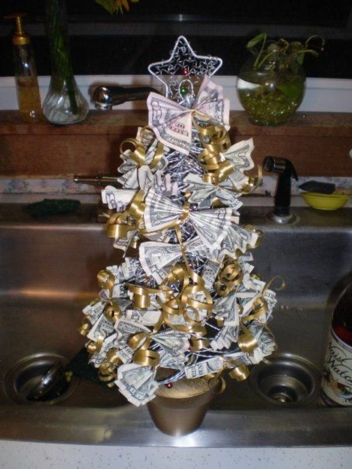 pinigų dovanos iki Kalėdų eglutę-su-aukso apimtis-and-klostuotą-lape