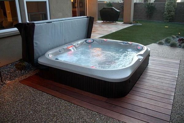 Dizaino idėjos-for-perfect-garden-with-a-jacuzzi