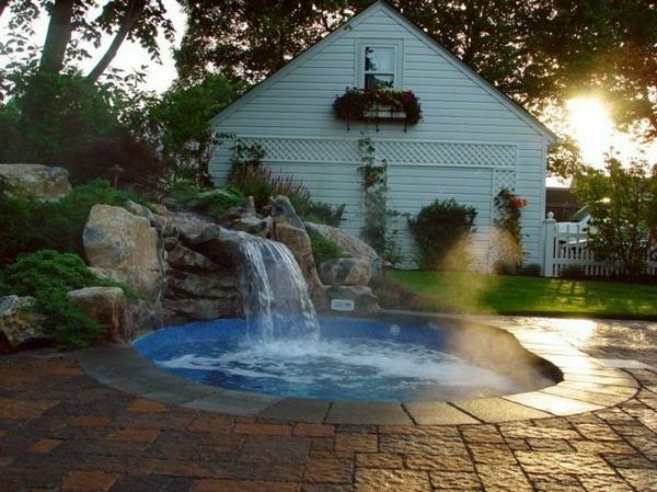 -Creation Ideas-for-the-perfect-garden-with-a-Jacuzzi