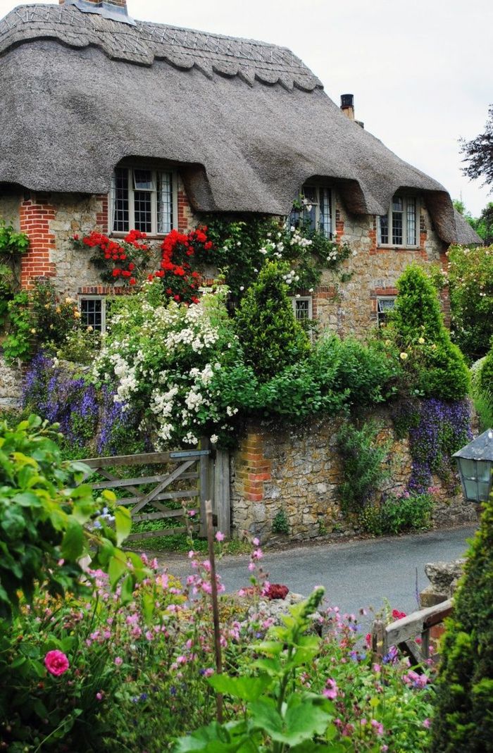 Casa de pedra cabra rastejando Flor Inglês jardim do país