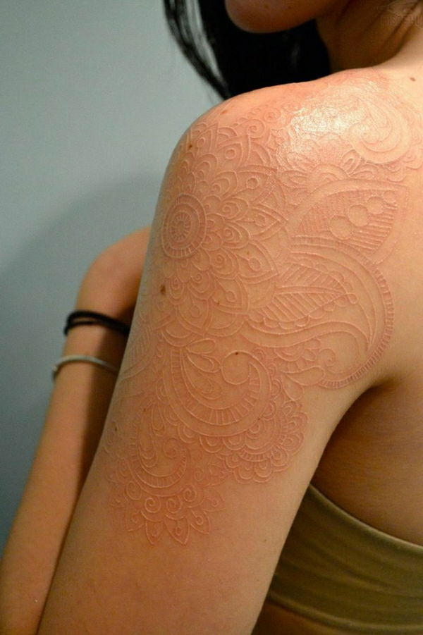Chna tatuiruotės pečių kūno spalvos modernus
