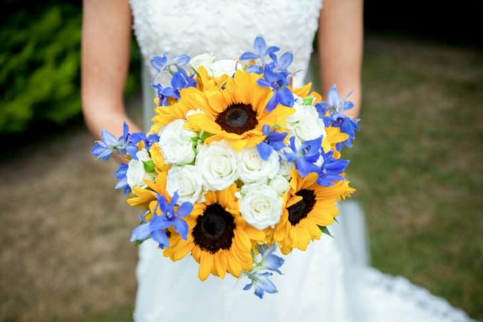 Vestuvių puokštė saulėgrąžomis White Rose romantiškas ir spalvingas