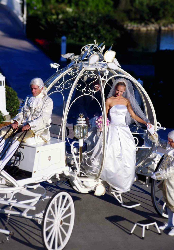 Vestuvės idėja vežimėlio-kaip-į-Pelenės pasakos