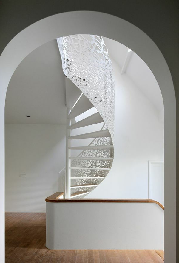 Interior Design učinek polno oblika-za-a-spiralno stopnišče-v-bela