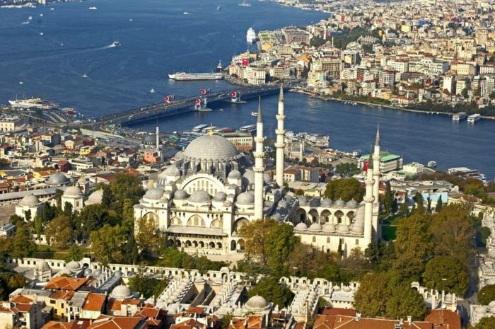 Istanbulské pamiatky - mešita Suleymaniye - turecké Suleymaniye-Camii-je-jedna z najväčších mešít v İstanbul