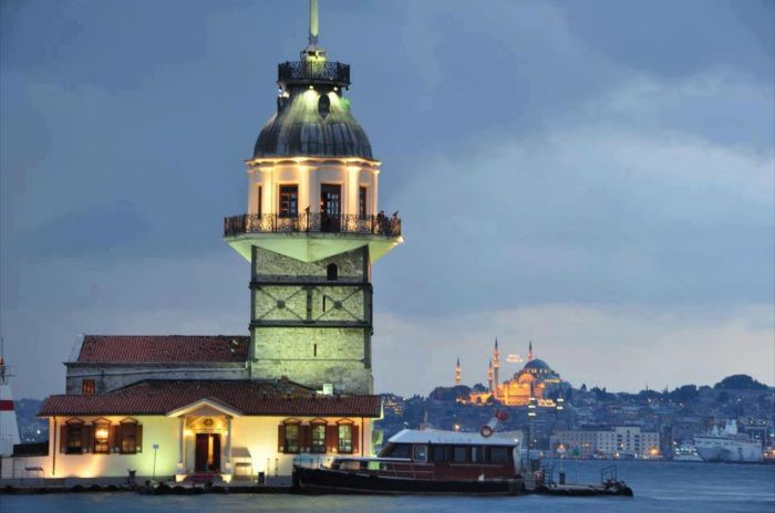 Istanbul-atrakcie-Turecko-Kiz Kulesi-Girl-Tower-The-Maiden-Tower