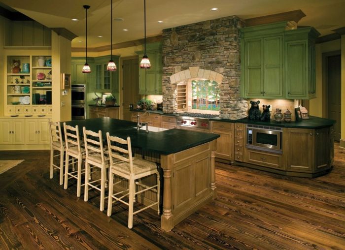 Kjøkken rustikk møbler øy-mange-skap-grønn-brun stein
