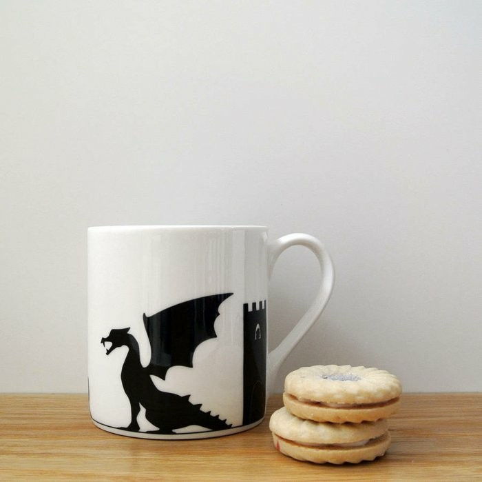 Copo de café por crianças-com-dragão-desenho