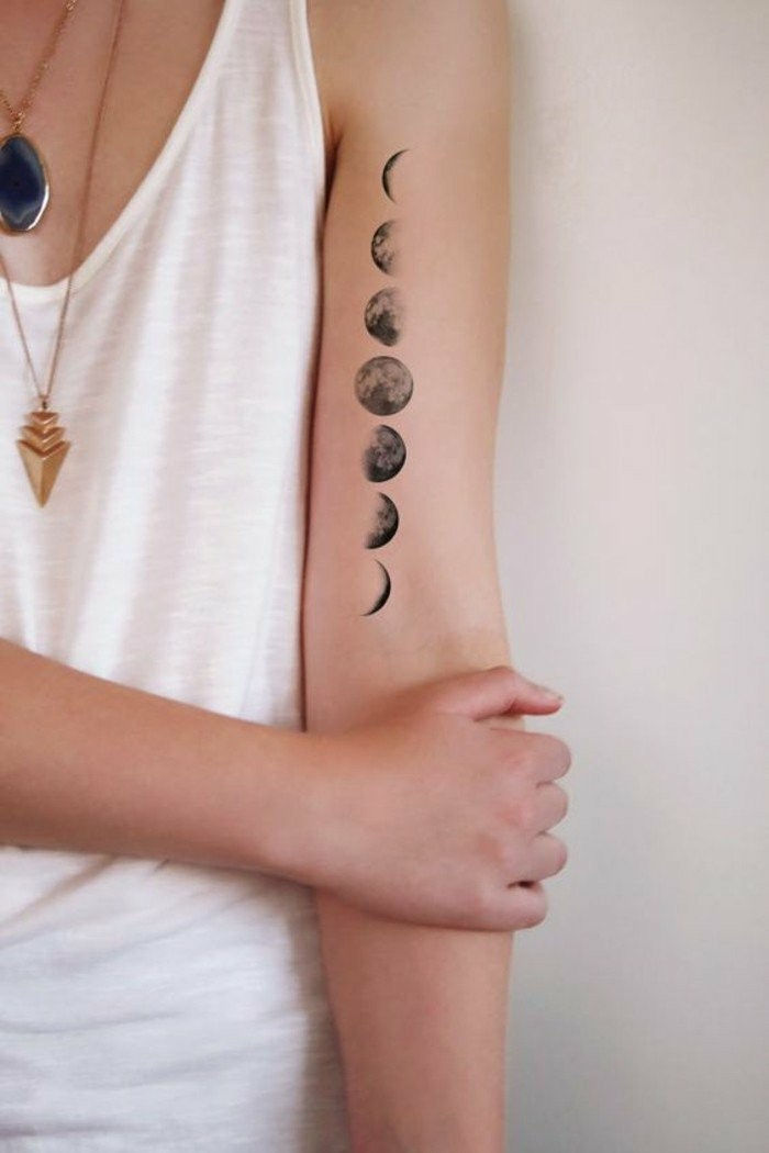 Mažos tatuiruotės-su-the-moon