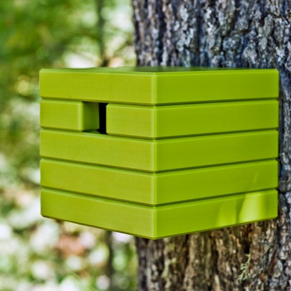 Cube-Feeder-by-Green Bird