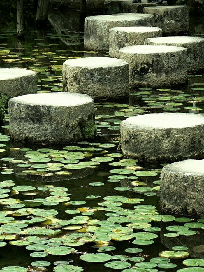Kyoto Japan Zen Garden Lake lekno odrazovým mostíkom