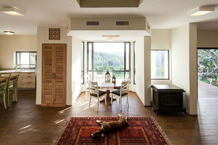 Villa einruchtung-Aussihtsblick-on-koberec minimalistické stoličky