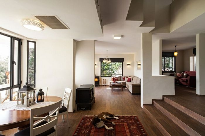 Villa einruchtung koberec montáž stropu nábytok