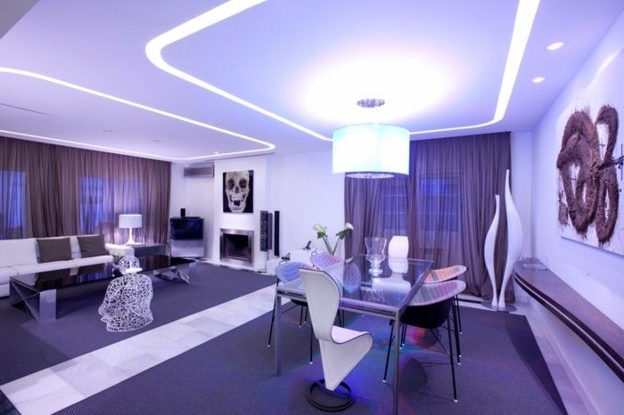 Purple-rom med LED-belysning