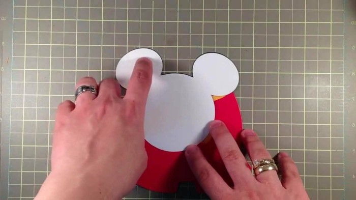 uši-jeden Mickey Mouse inštrukcia
