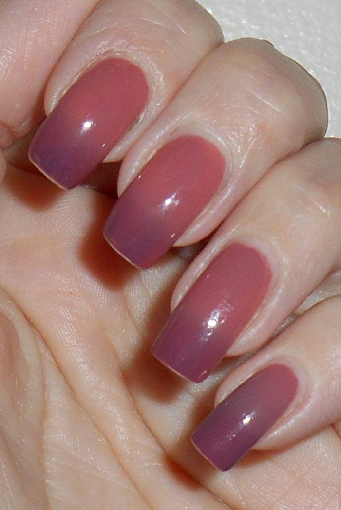 Nails-twee tinten nagellak lichaam kleur paars