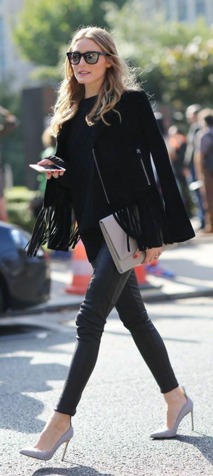 Olivia Palermo Kratek modela coat obrobljen črne usnjene hlače