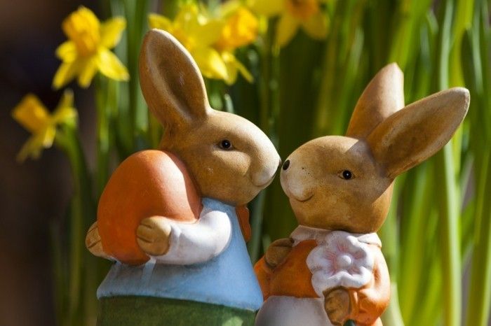 Velikonočni ozadja-z-dva-poljubljanje velikonočni zajček