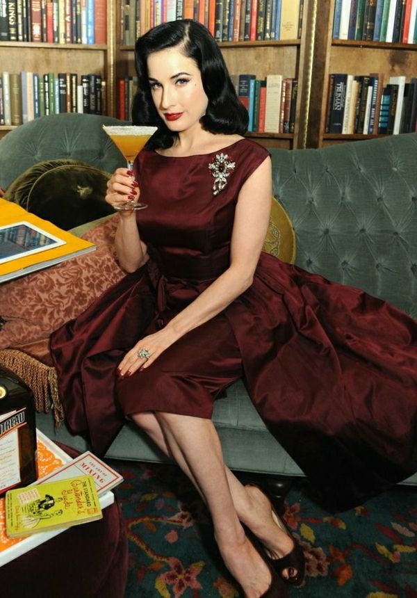 Rockabilly Dita Von Teese-bordo suknelė bateliai Akcijų knygos sofa-