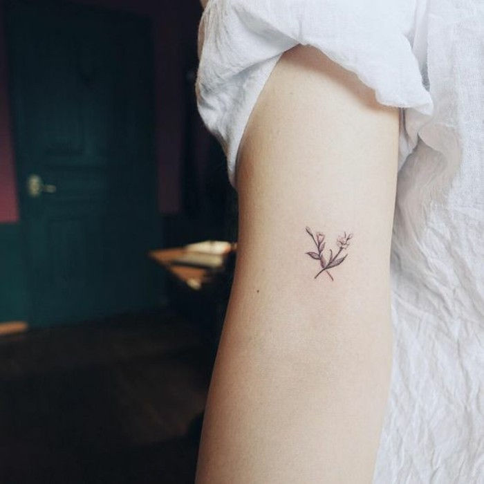 Gražus tatuiruotė idėjų-už-Moterys-mažų puokštė