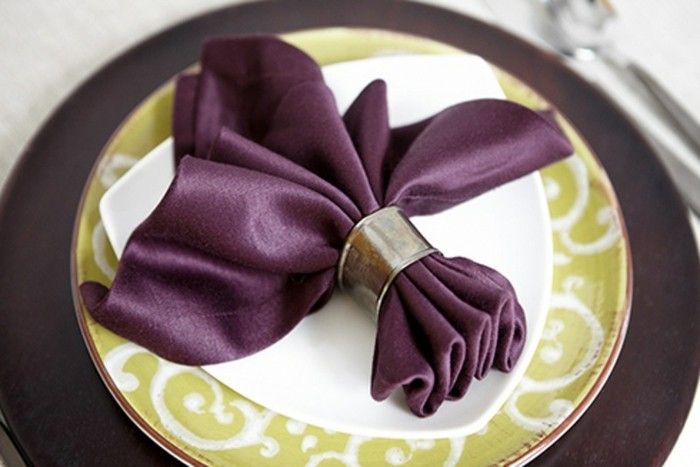 Servetėlės ​​stalo papuošimas-in-purpurinės spalvos