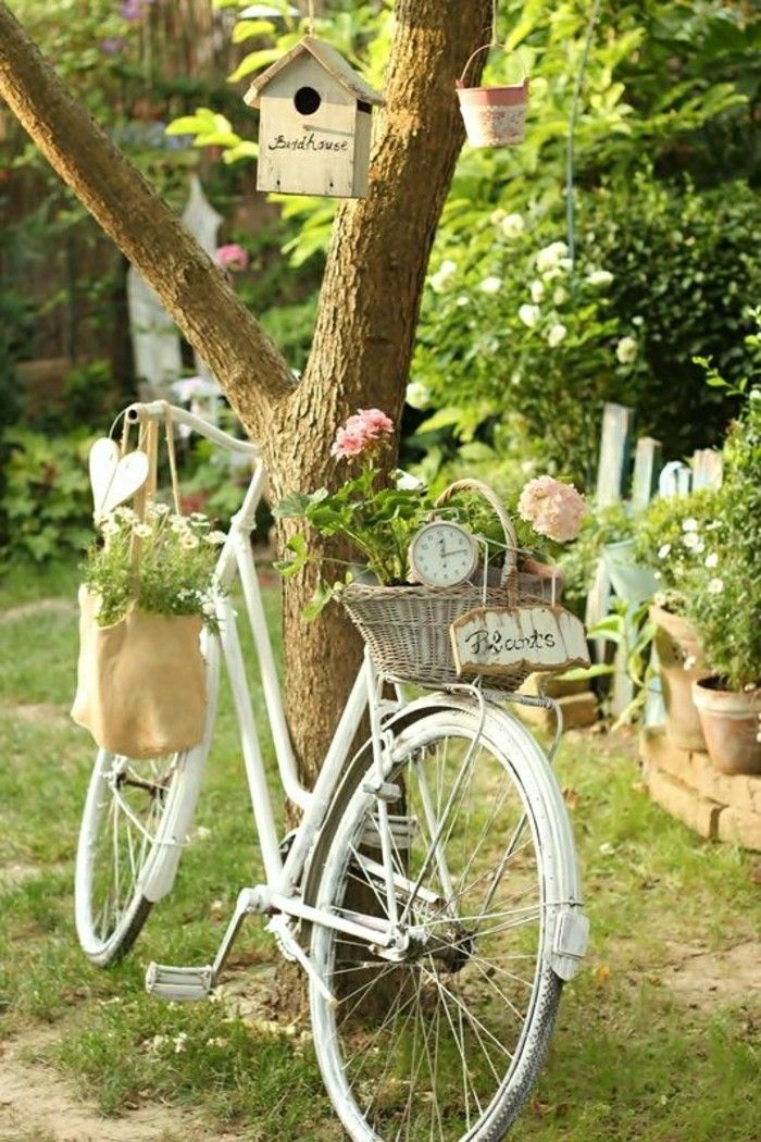 Chique gasto do jardim da bicicleta do vintage