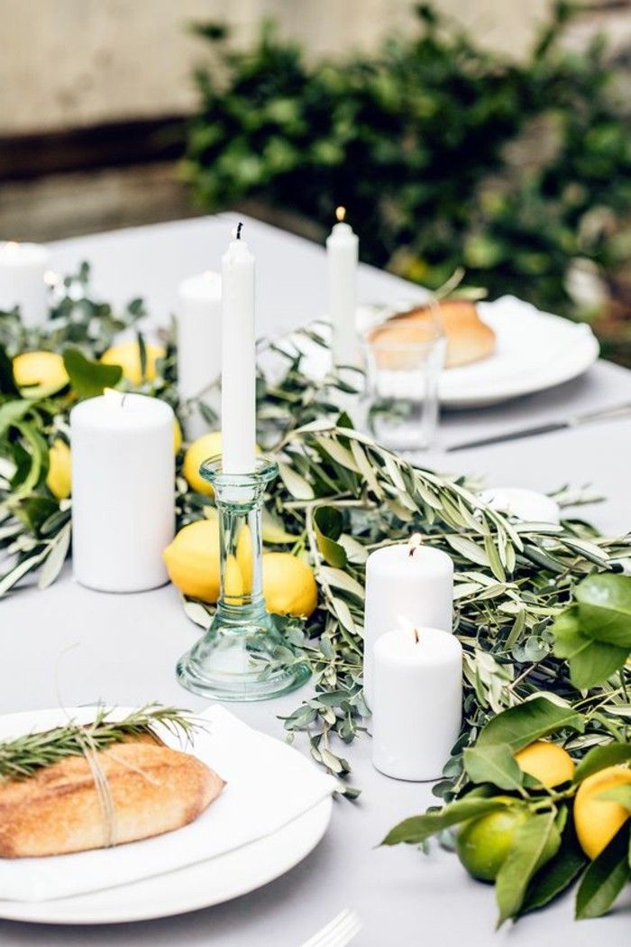 Letné výzdoba stola a citrónom olivový a sviečky