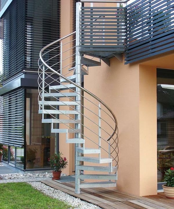 Spiralno stopnišče-z-moderno-tipsko Zunanjost