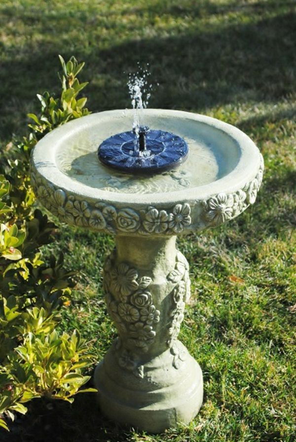 beli vodnjak sončna vodnjak vrt oblikovanje