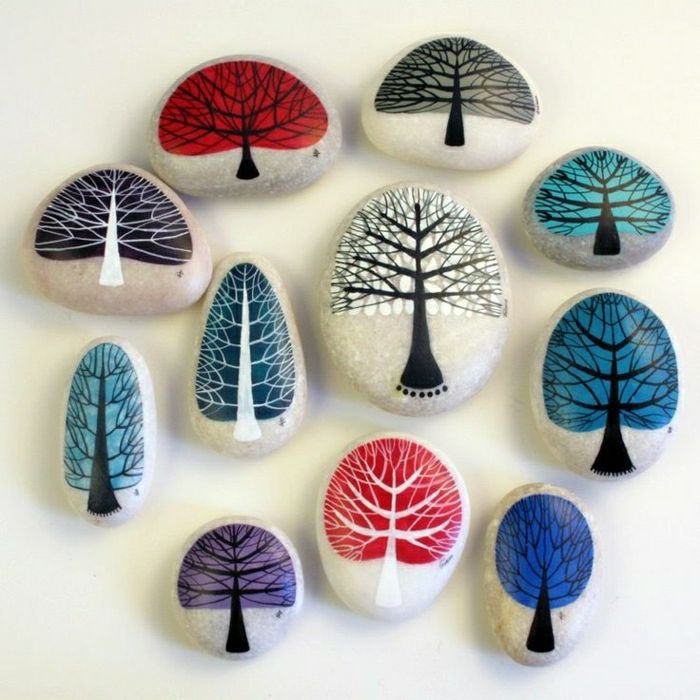 Akmenys dažytos medžiai brėžiniai įvairių spalvų