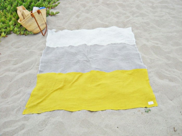 Plaj havlusu Çizgili beyaz-gri-sarı
