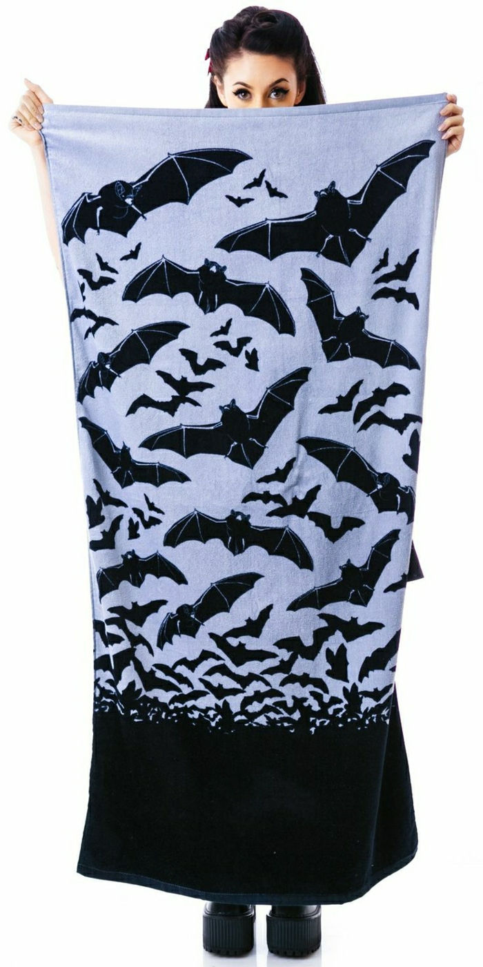 Plážová osuška-netopiere vzor fialovo-čierno-kreatívne-cool