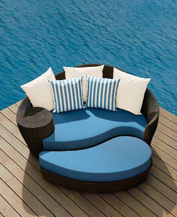 Strantstuhl Ikea-Loungee-utendørs-sofa-hvit-blå-og-svart