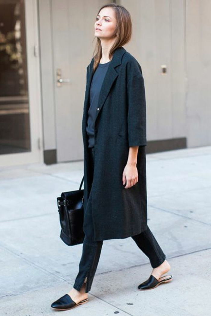 Street fashion alledaagse look zwarte jas