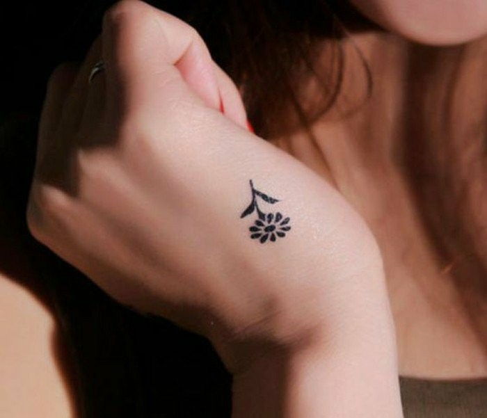 Tatuiruotė Idėjos-a-little-gėlės