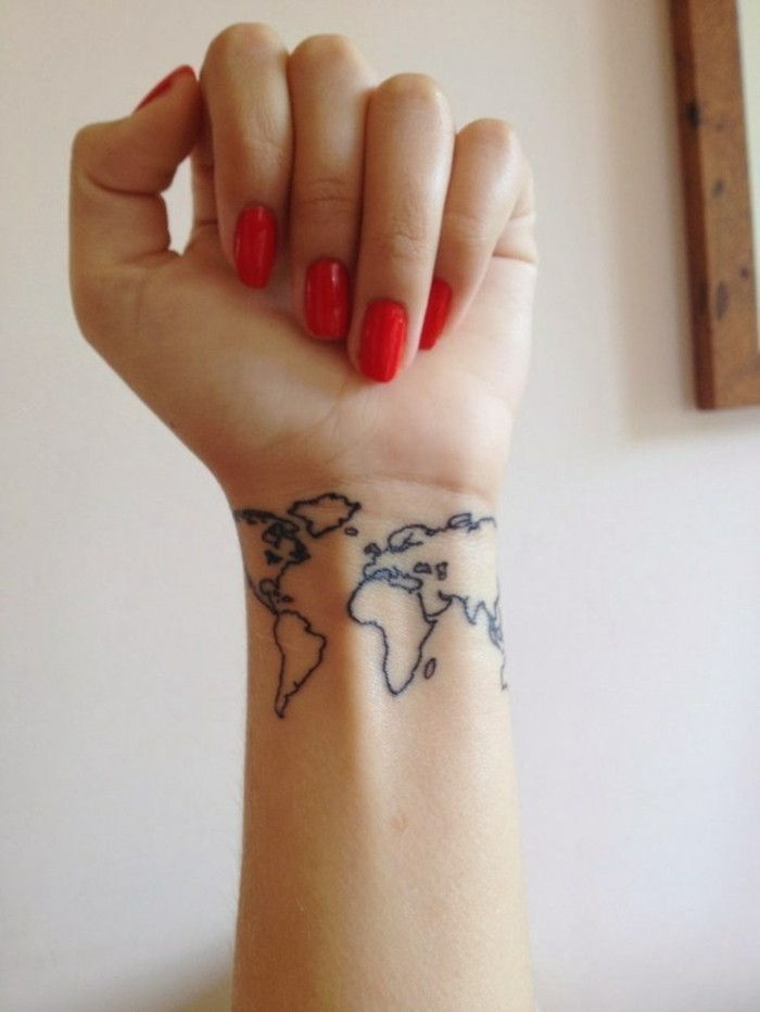 Tatuaggi per le donne tatuaggio sul polso Mappa del mondo