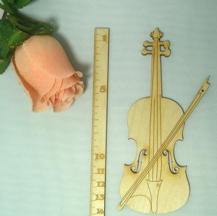 Tischdeko-till-ved-4-fiol från trä Instrument som dekoration