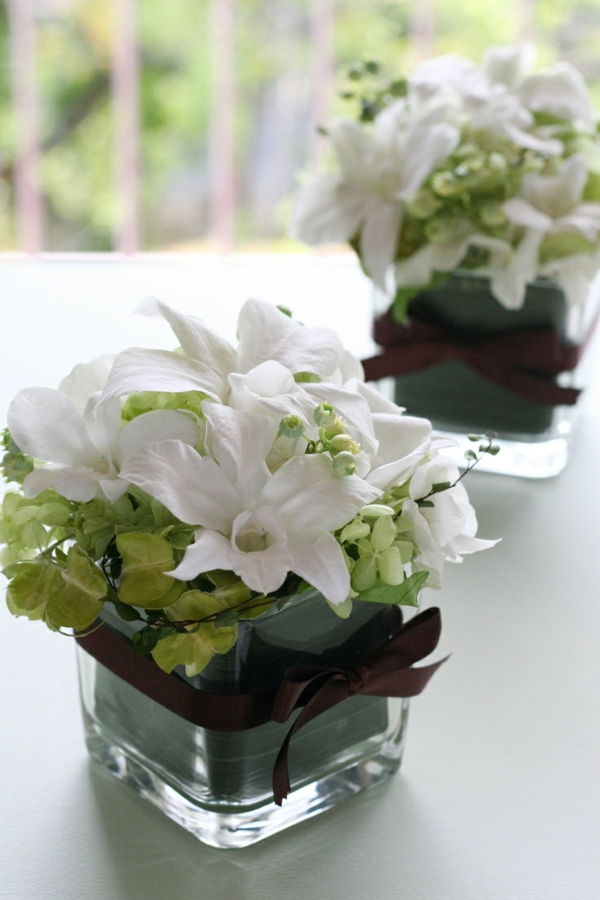Tabella decorazione-in-verde-e-bianco decorazione floreale