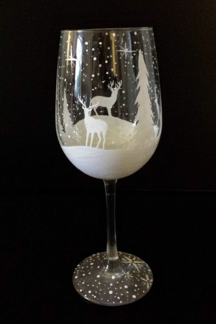 Champagne glas-versierd-met-mooie-winter tekeningen
