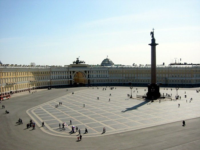 Palazzo d'Inverno e la Colonna di Alessandro-in-San Pietroburgo-Russia, architettura-mode in-barocco