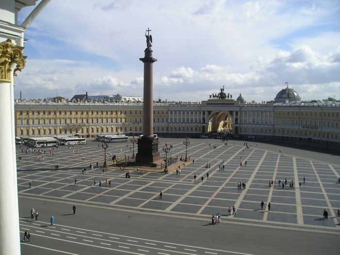 Palazzo d'Inverno e la Colonna di Alessandro-in-San Pietroburgo-Russia, art-e-architettura barocca