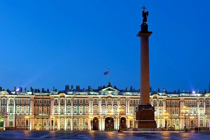 Palazzo d'Inverno e la Colonna di Alessandro-in-San Pietroburgo-Russia Architettura unica-barocca