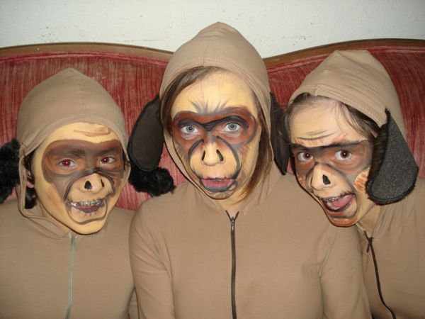 Małpa-make-up-trzy-funny-dzieci