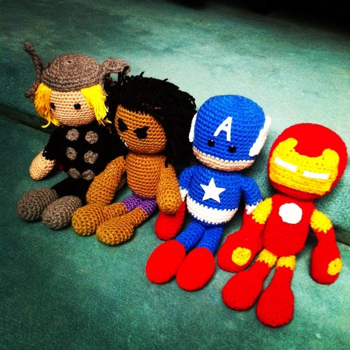 quatro figuras de Vingadores Thor, Hulk, Capitão América e Ironman - Amigurumi Crochet Pattern
