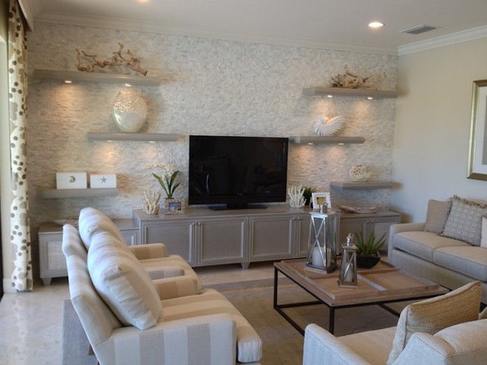 tv muur home decor woonkamer design ideeën tv bloemen bank fauteuils grote tv
