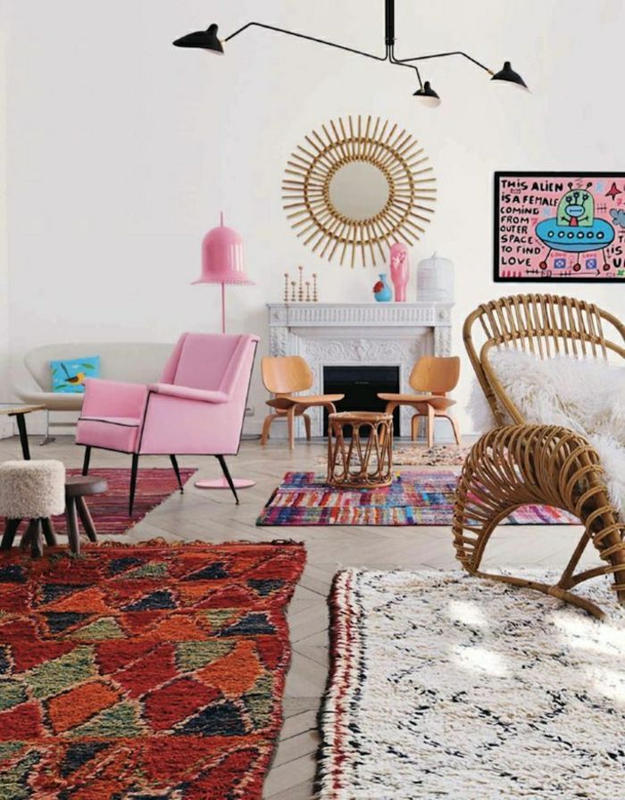 meninė gyvenamasis kambarys dizaino rožinė kėdė efektvolle apdaila Židinys-daug spalvingų kilimėlių